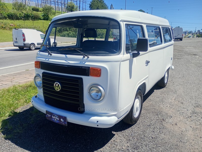 KOMBI 1.4 MI STD LOTAÇÃO 8V FLEX 3P MANUAL - 2014 - FARROUPILHA