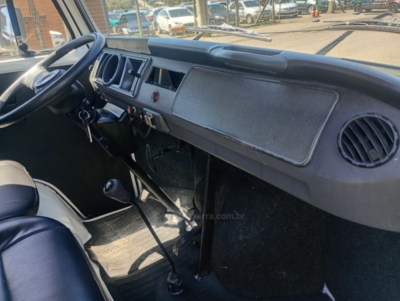 KOMBI 1.4 MI STD LOTAÇÃO 8V FLEX 3P MANUAL - 2014 - FARROUPILHA