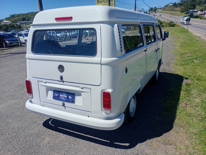 KOMBI 1.4 MI STD LOTAÇÃO 8V FLEX 3P MANUAL - 2014 - FARROUPILHA