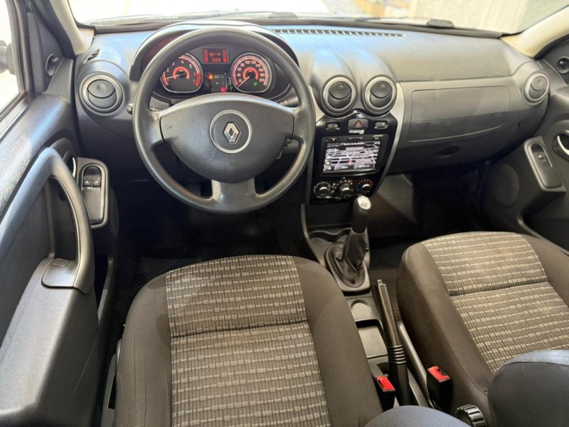 SANDERO 1.6 EXPRESSION 8V FLEX 4P MANUAL - 2014 - FARROUPILHA