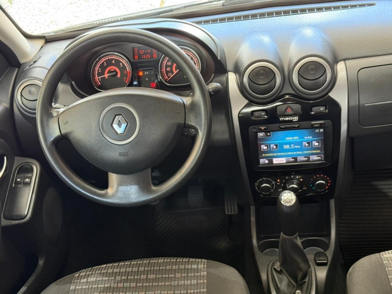 SANDERO 1.6 EXPRESSION 8V FLEX 4P MANUAL - 2014 - FARROUPILHA
