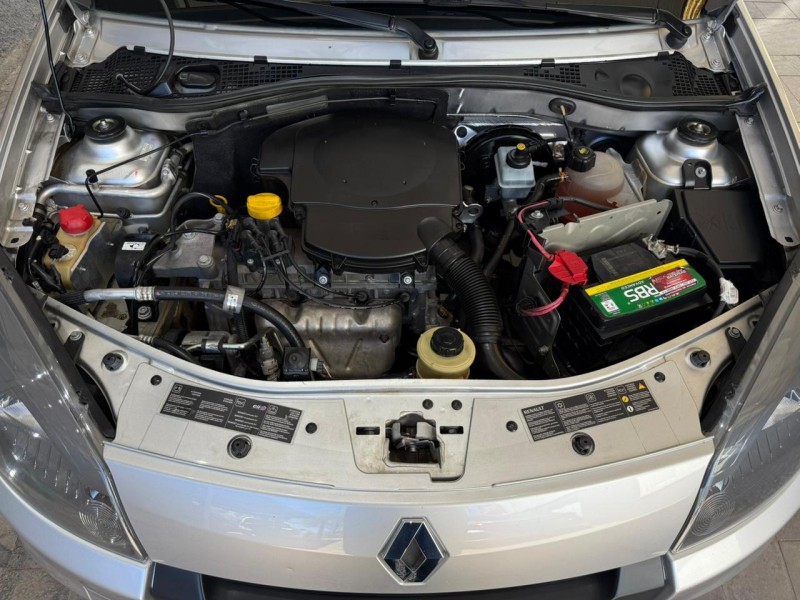 SANDERO 1.6 EXPRESSION 8V FLEX 4P MANUAL - 2014 - FARROUPILHA