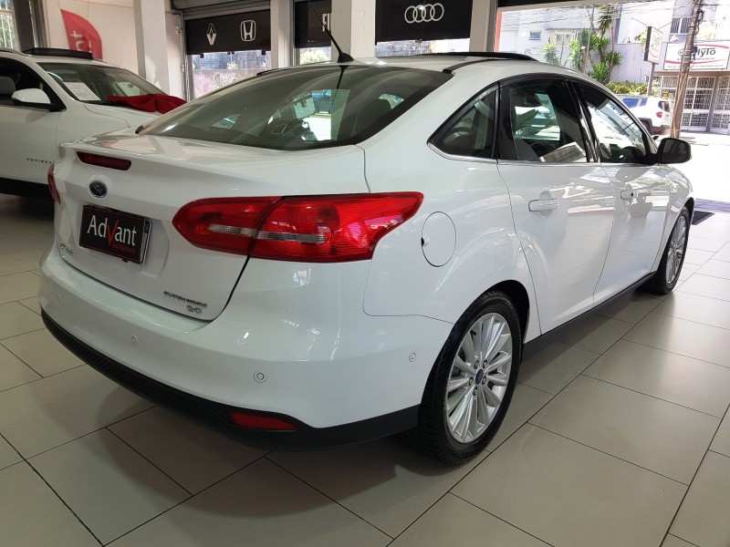 FOCUS 2.0 TITANIUM PLUS FASTBACK 16V FLEX 4P AUTOMÁTICO - 2016 - CAXIAS DO SUL