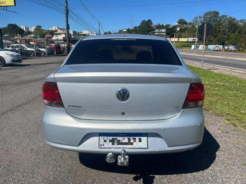VOYAGE 1.6 MI 8V FLEX 4P MANUAL - 2011 - FARROUPILHA