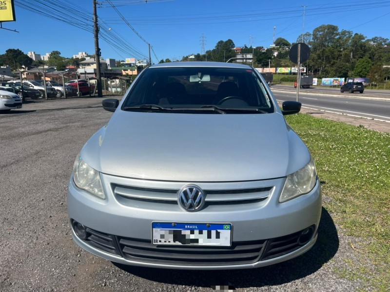 VOYAGE 1.6 MI 8V FLEX 4P MANUAL - 2011 - FARROUPILHA