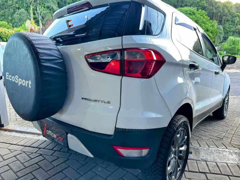 ECOSPORT 1.6 FREESTYLE 8V FLEX 4P MANUAL - 2014 - TRêS COROAS