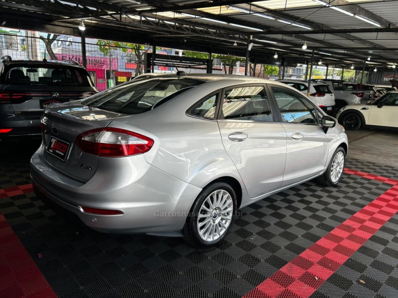 FIESTA 1.6 TITANIUM SEDAN 16V FLEX 4P AUTOMÁTICO - 2014 - PASSO FUNDO