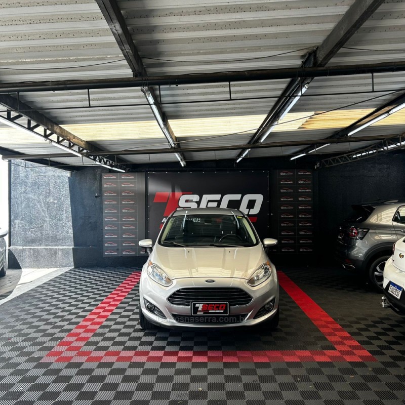 FIESTA 1.6 TITANIUM SEDAN 16V FLEX 4P AUTOMÁTICO - 2014 - PASSO FUNDO