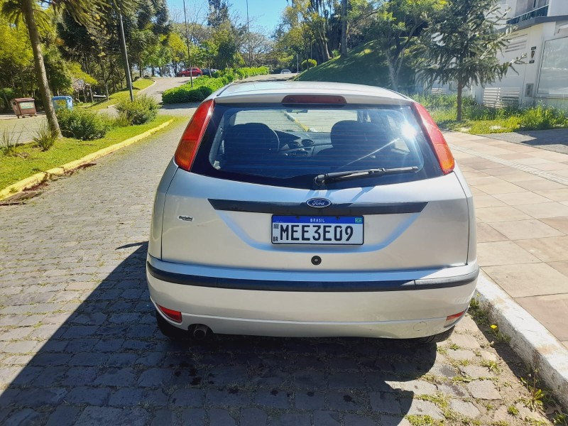 FOCUS 1.6 GL 8V GASOLINA 4P MANUAL - 2006 - FARROUPILHA
