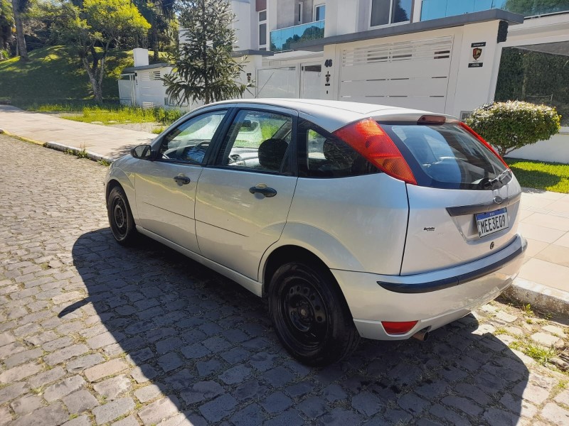 FOCUS 1.6 GL 8V GASOLINA 4P MANUAL - 2006 - FARROUPILHA