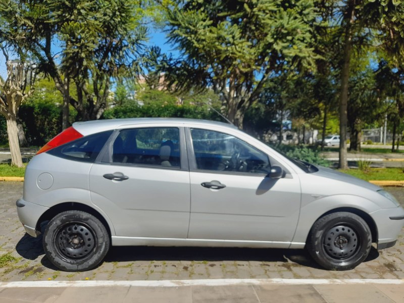 FOCUS 1.6 GL 8V GASOLINA 4P MANUAL - 2006 - FARROUPILHA