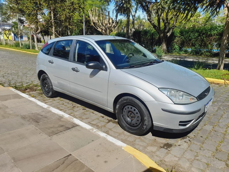 FOCUS 1.6 GL 8V GASOLINA 4P MANUAL - 2006 - FARROUPILHA