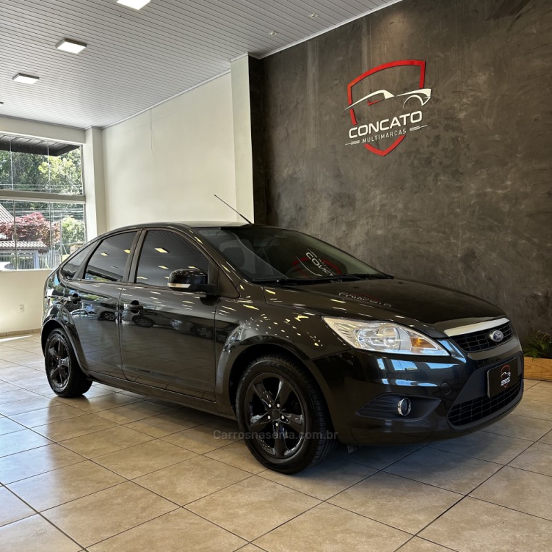 FOCUS 1.6 8V FLEX 4P MANUAL - 2012 - FARROUPILHA