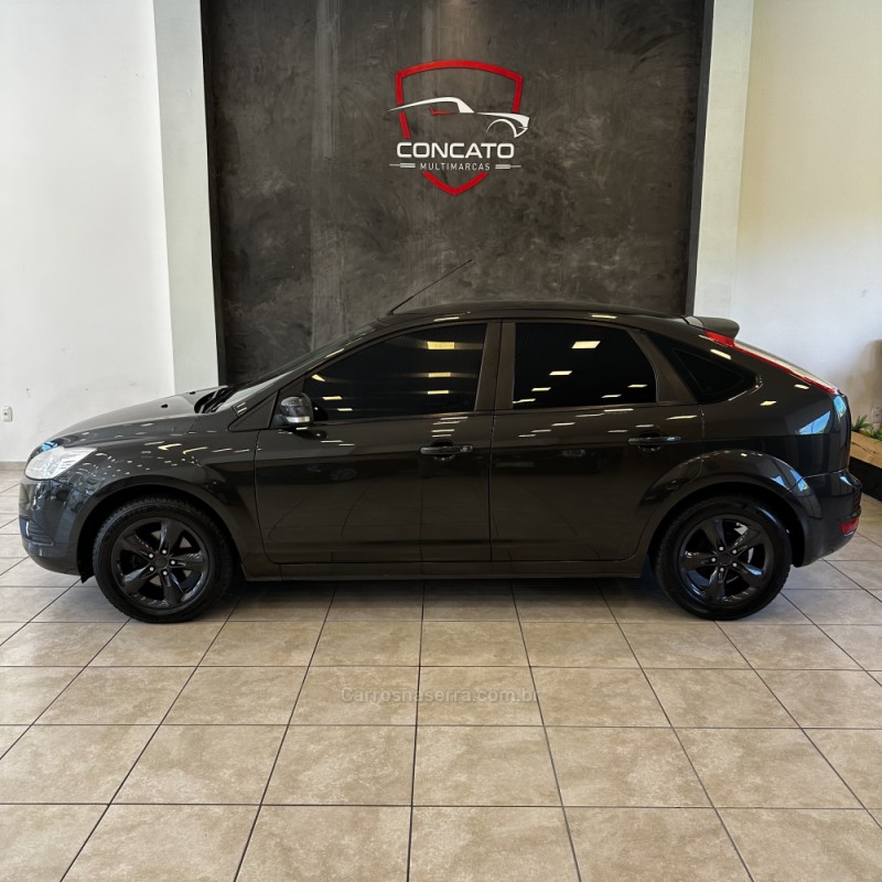 FOCUS 1.6 8V FLEX 4P MANUAL - 2012 - FARROUPILHA