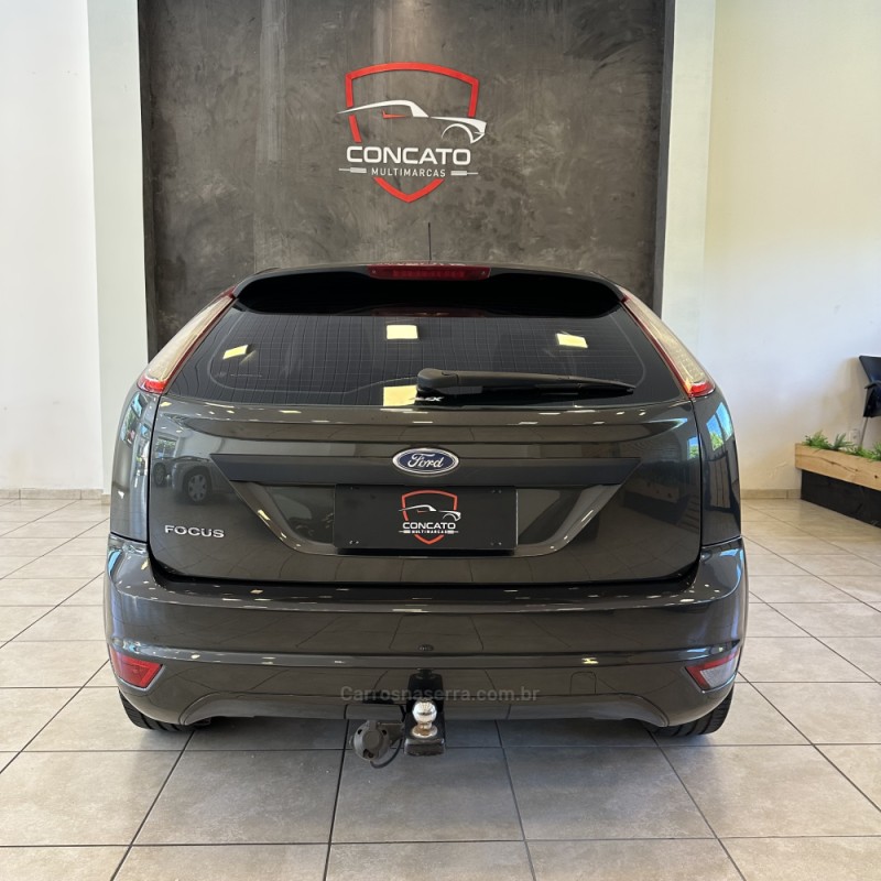 FOCUS 1.6 8V FLEX 4P MANUAL - 2012 - FARROUPILHA