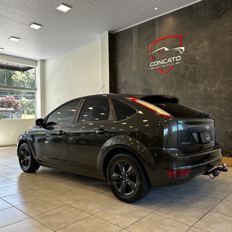 FOCUS 1.6 8V FLEX 4P MANUAL - 2012 - FARROUPILHA