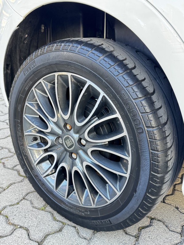 PUNTO 1.8 SPORTING 16V FLEX 4P MANUAL - 2013 - CAXIAS DO SUL