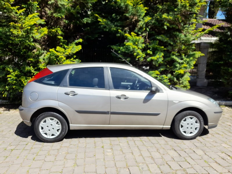 FOCUS 1.6 GL 8V FLEX 4P MANUAL - 2009 - FARROUPILHA