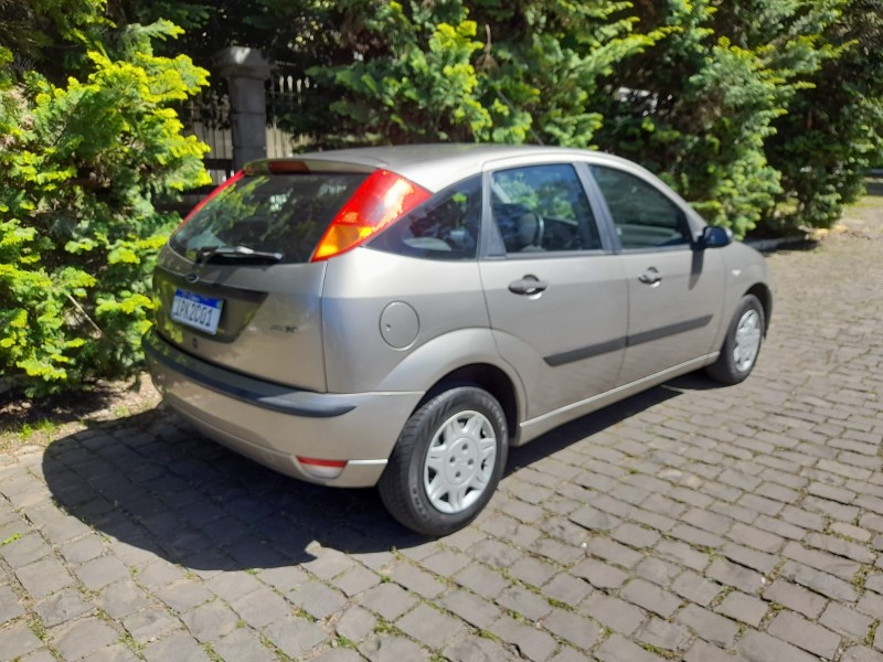 FOCUS 1.6 GL 8V FLEX 4P MANUAL - 2009 - FARROUPILHA