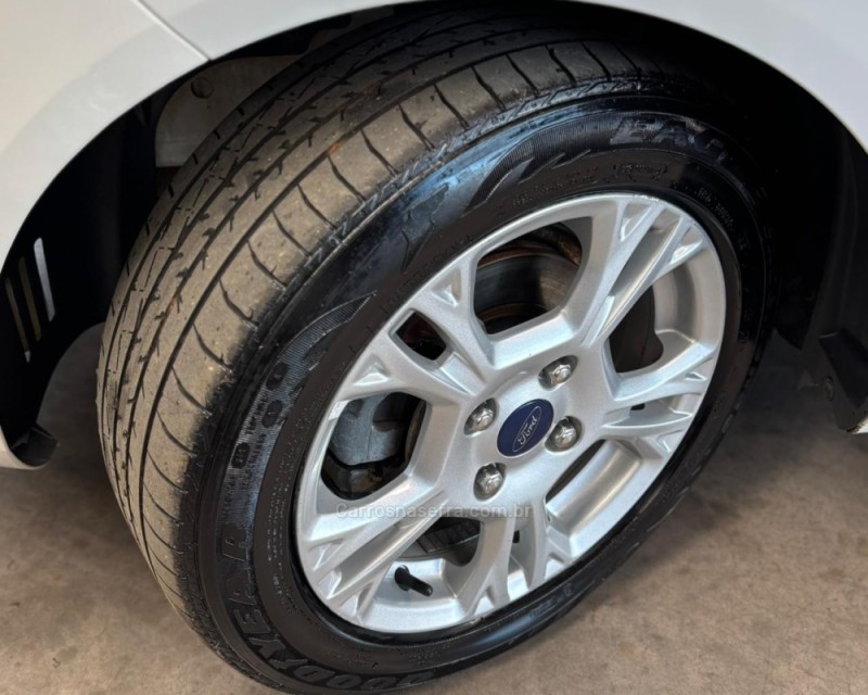 FIESTA 1.6 SE HATCH 16V FLEX 4P AUTOMÁTICO - 2016 - VACARIA