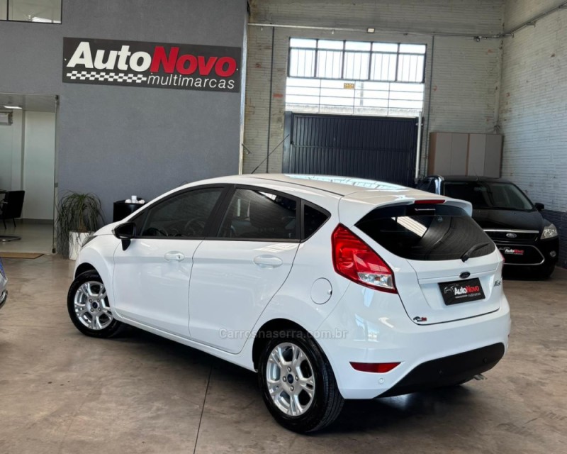 FIESTA 1.6 SE HATCH 16V FLEX 4P AUTOMÁTICO - 2016 - VACARIA