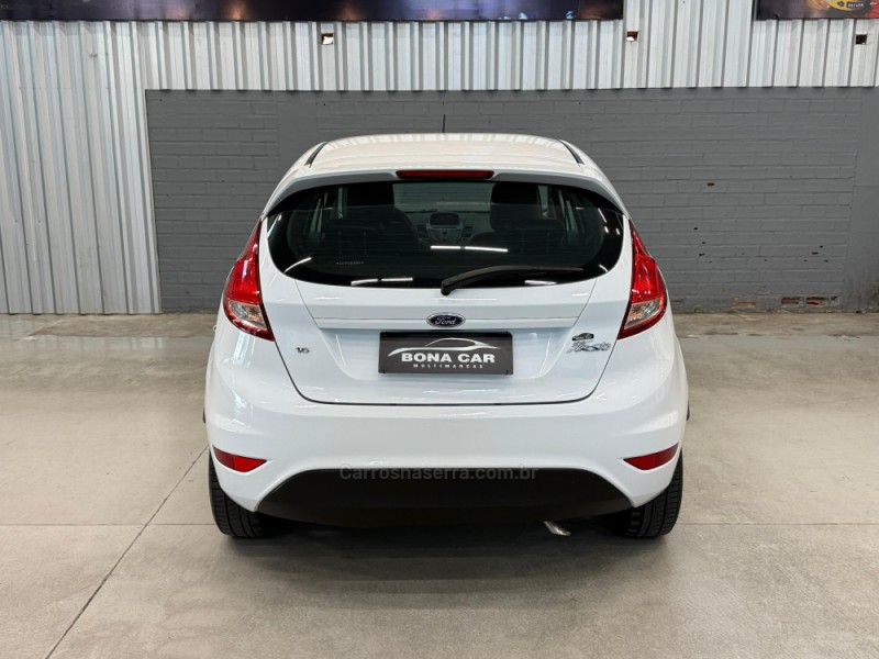 FIESTA 1.6 SE HATCH 16V FLEX 4P MANUAL - 2014 - CAXIAS DO SUL