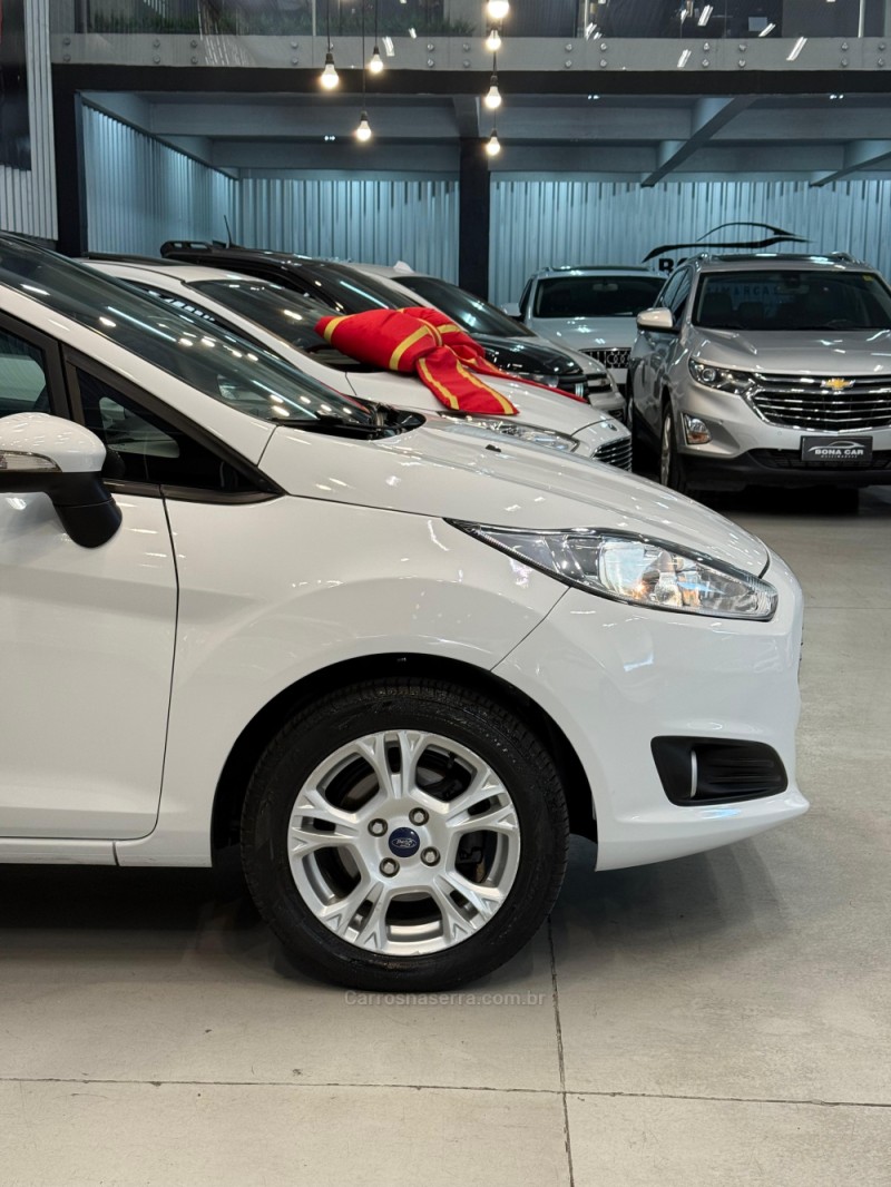 FIESTA 1.6 SE HATCH 16V FLEX 4P MANUAL - 2014 - CAXIAS DO SUL
