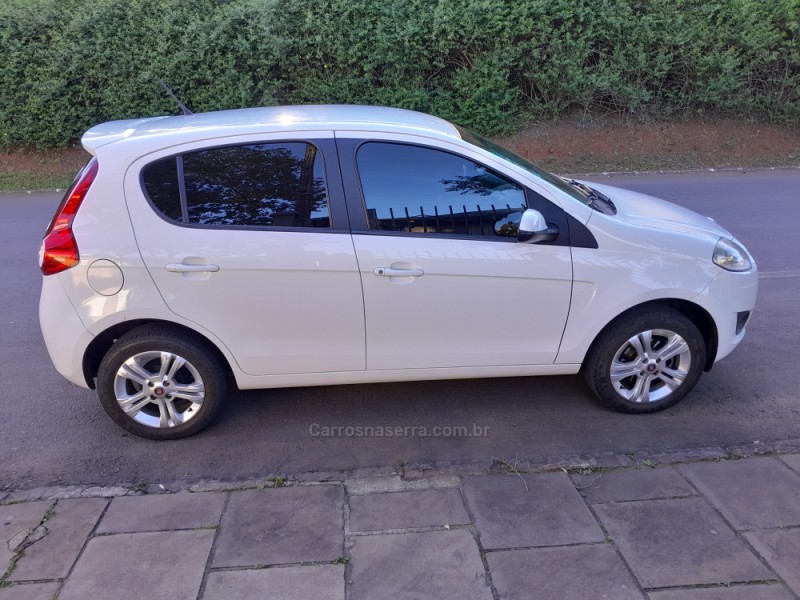 PALIO 1.6 MPI ESSENCE 16V FLEX 4P MANUAL - 2013 - NOVA PRATA