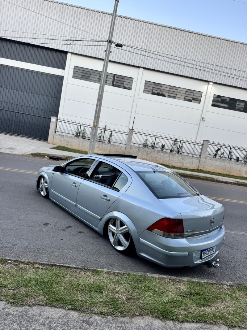 VECTRA 2.0 MPFI ELEGANCE 8V 140CV FLEX 4P MANUAL - 2007 - CAXIAS DO SUL