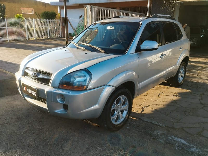 tucson 2.0 mpfi gls 16v 143cv 2wd gasolina 4p automatico 2011 caxias do sul