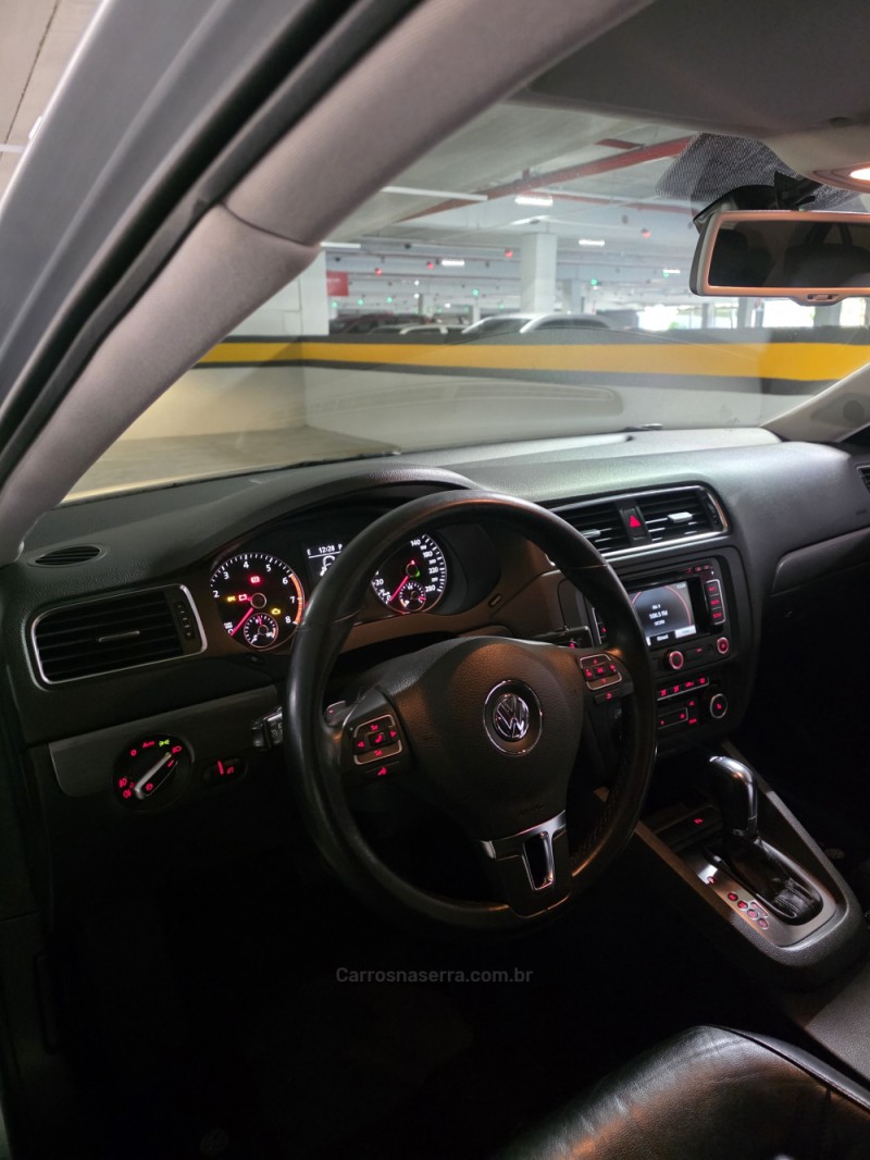 JETTA 2.0 TSI DSG HIGHLINE 200CV GASOLINA 4P AUTOMÁTICO - 2012 - CAXIAS DO SUL