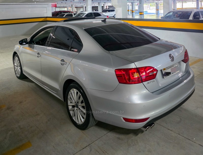 JETTA 2.0 TSI DSG HIGHLINE 200CV GASOLINA 4P AUTOMÁTICO - 2012 - CAXIAS DO SUL