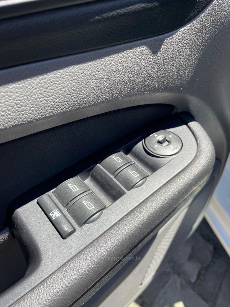 FOCUS 1.6 SE 16V FLEX 4P MANUAL - 2012 - CAXIAS DO SUL