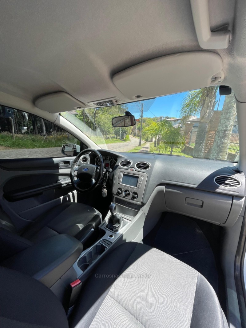 FOCUS 1.6 SE 16V FLEX 4P MANUAL - 2012 - CAXIAS DO SUL