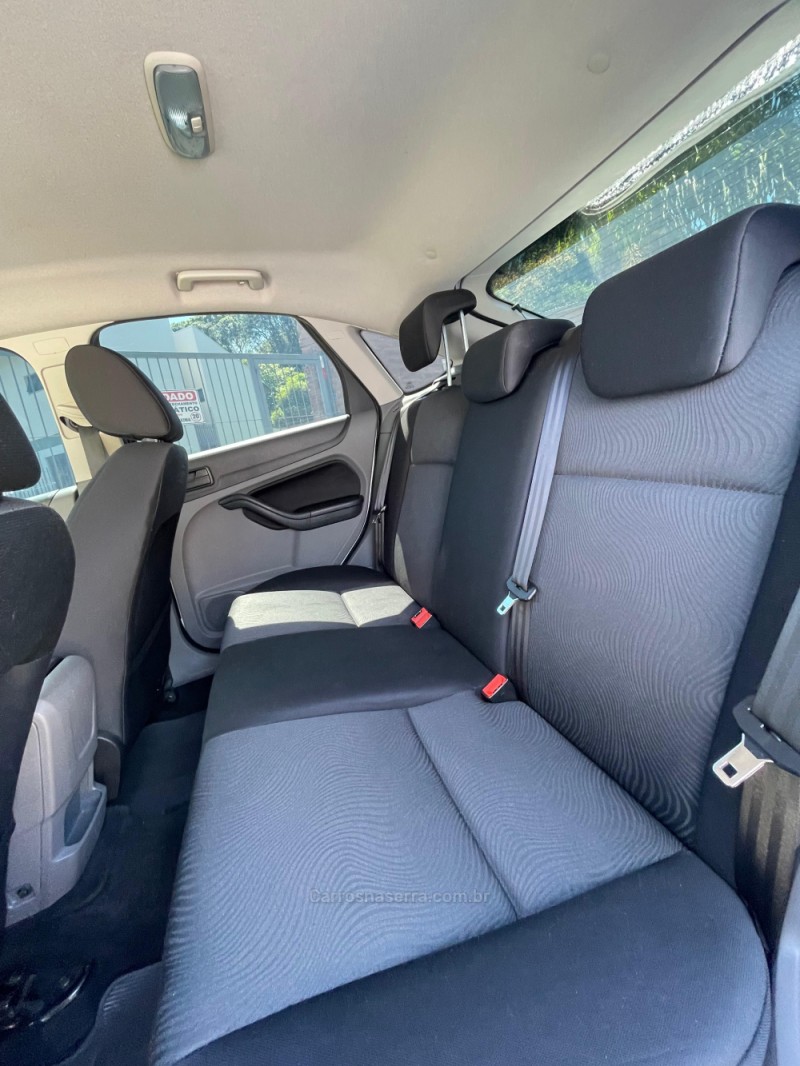 FOCUS 1.6 SE 16V FLEX 4P MANUAL - 2012 - CAXIAS DO SUL