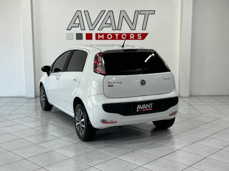 PUNTO 1.4 ATTRACTIVE 8V FLEX 4P MANUAL - 2016 - NOVO HAMBURGO