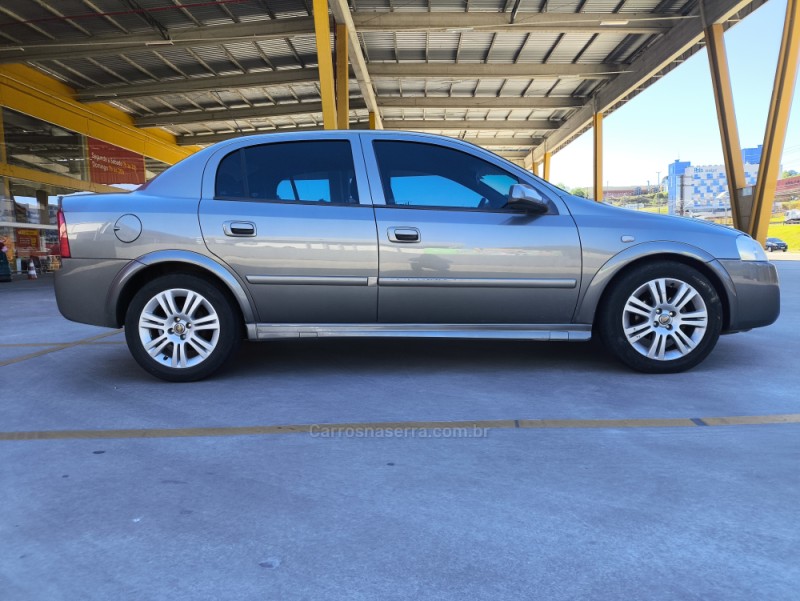 astra 2.0 mpfi cd 8v gasolina 4p manual 2004 farroupilha