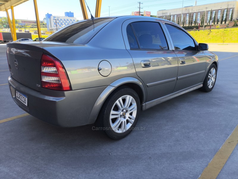 ASTRA 2.0 MPFI CD 8V GASOLINA 4P MANUAL - 2004 - FARROUPILHA