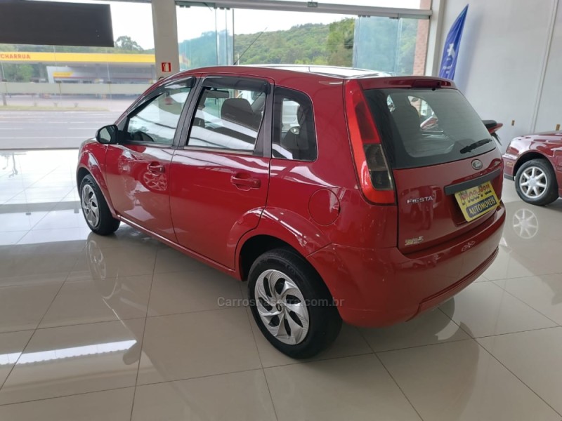 FIESTA 1.0 MPI HATCH 8V FLEX 4P MANUAL - 2011 - NOVA PETRóPOLIS