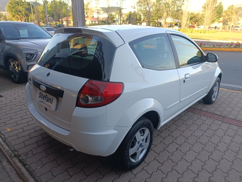 KA 1.0 MPI 8V FLEX 2P MANUAL - 2009 - BOM PRINCíPIO