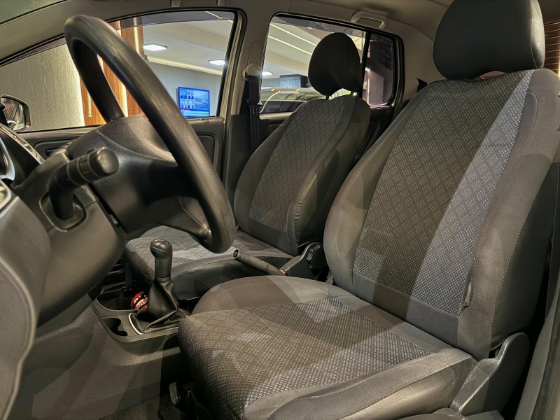 FOX 1.6 MI 8V FLEX 4P MANUAL - 2014 - NOVO HAMBURGO