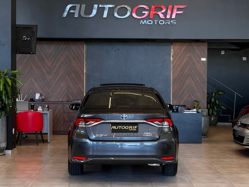 COROLLA 1.8 ALTIS PREMIUM 16V HÍBRIDO 4P AUTOMÁTICO - 2022 - CAMPO BOM