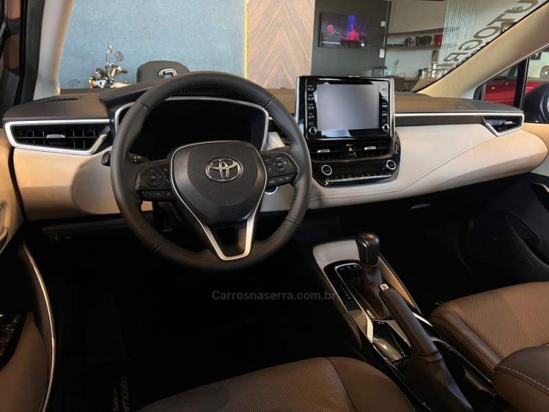 COROLLA 1.8 ALTIS PREMIUM 16V HÍBRIDO 4P AUTOMÁTICO - 2022 - CAMPO BOM