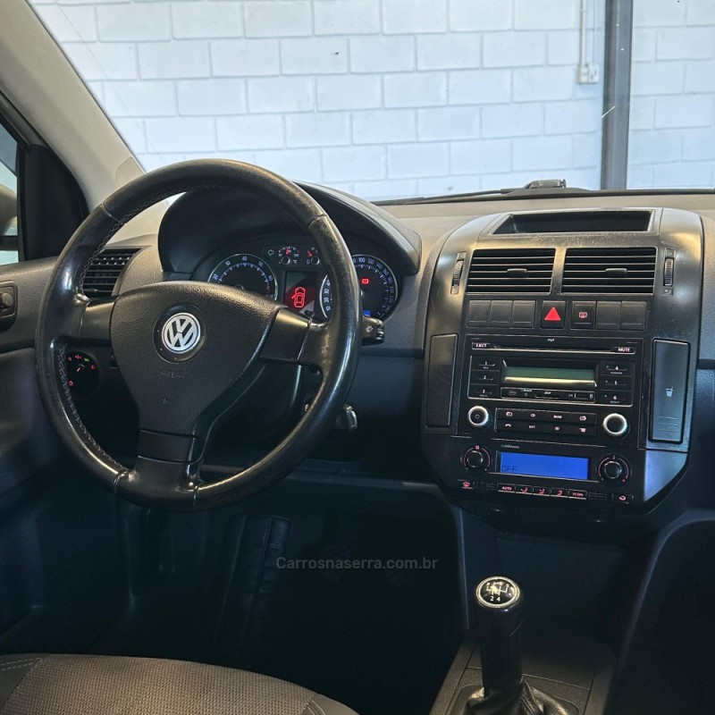 POLO 2.0 MI COMFORTLINE 8V GASOLINA 4P MANUAL - 2011 - NOVO HAMBURGO