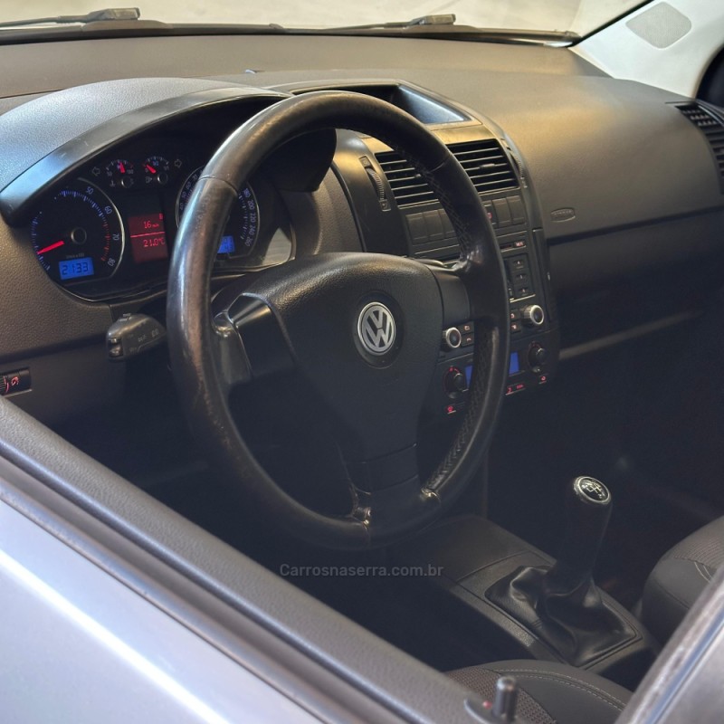 POLO 2.0 MI COMFORTLINE 8V GASOLINA 4P MANUAL - 2011 - NOVO HAMBURGO