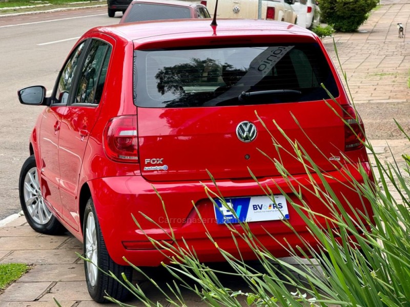 FOX 1.0 MI TREND 8V FLEX 4P MANUAL - 2014 - LAGOA VERMELHA