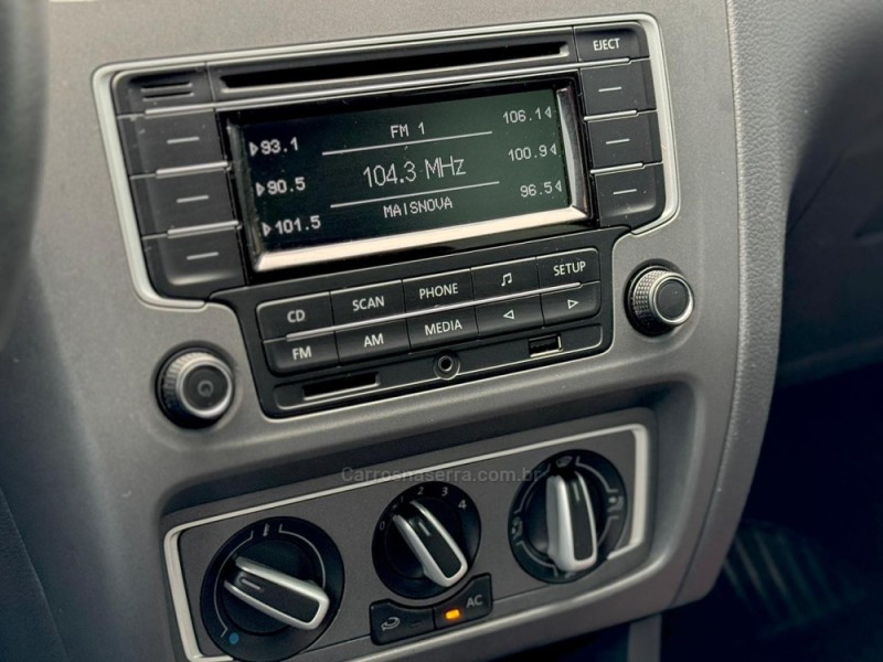 FOX 1.0 MI TREND 8V FLEX 4P MANUAL - 2014 - LAGOA VERMELHA