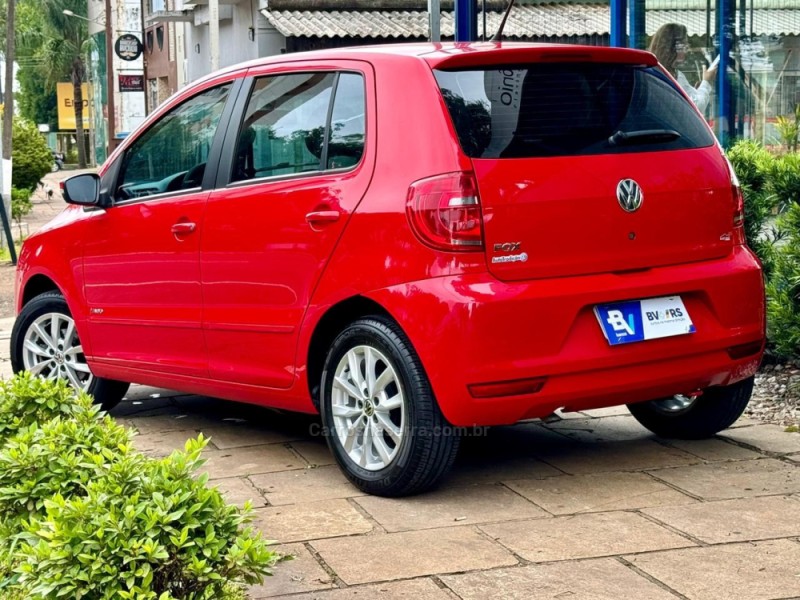 FOX 1.0 MI TREND 8V FLEX 4P MANUAL - 2014 - LAGOA VERMELHA
