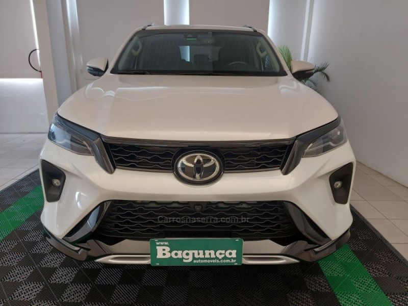 HILUX SW4 2.8 4X4 SRX PLATINUM TURBO 7 LUGARES DIESEL 4P AUTOMÁTICO - 2025 - NOVO HAMBURGO