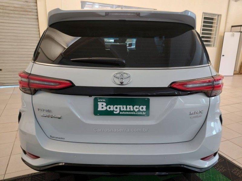 HILUX SW4 2.8 4X4 SRX PLATINUM TURBO 7 LUGARES DIESEL 4P AUTOMÁTICO - 2025 - NOVO HAMBURGO